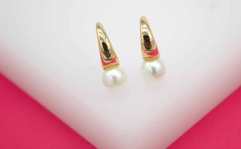 18K Gold Filled Smooth Oval Studs With Synthetic Pearl Earrings