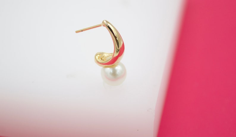 18K Gold Filled Smooth Oval Studs With Synthetic Pearl Earrings